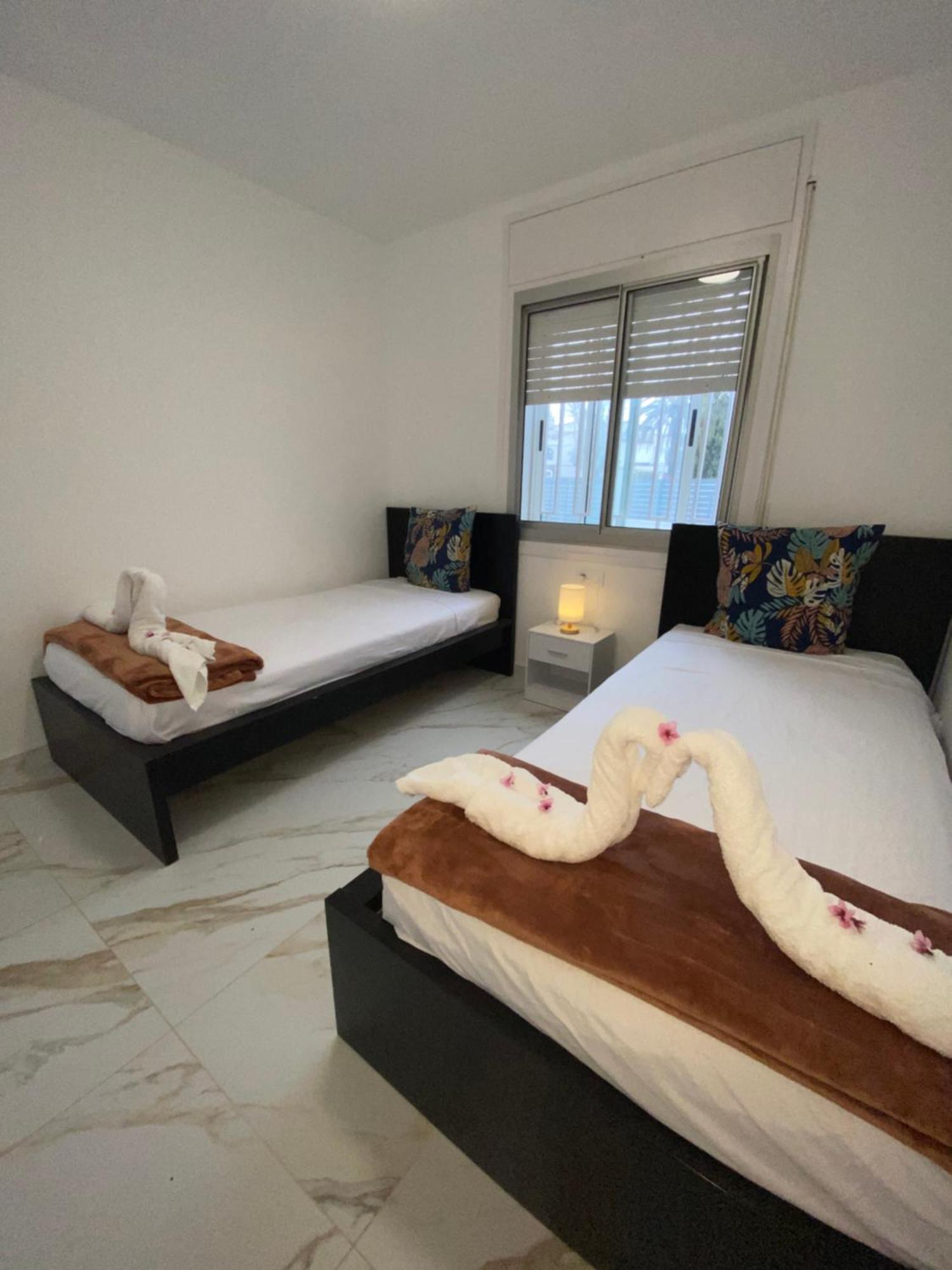 Requesens Playa Apartment Empuriabrava Bagian luar foto