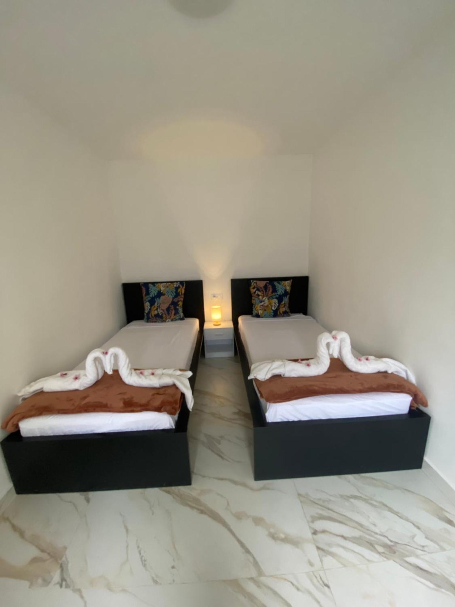 Requesens Playa Apartment Empuriabrava Bagian luar foto