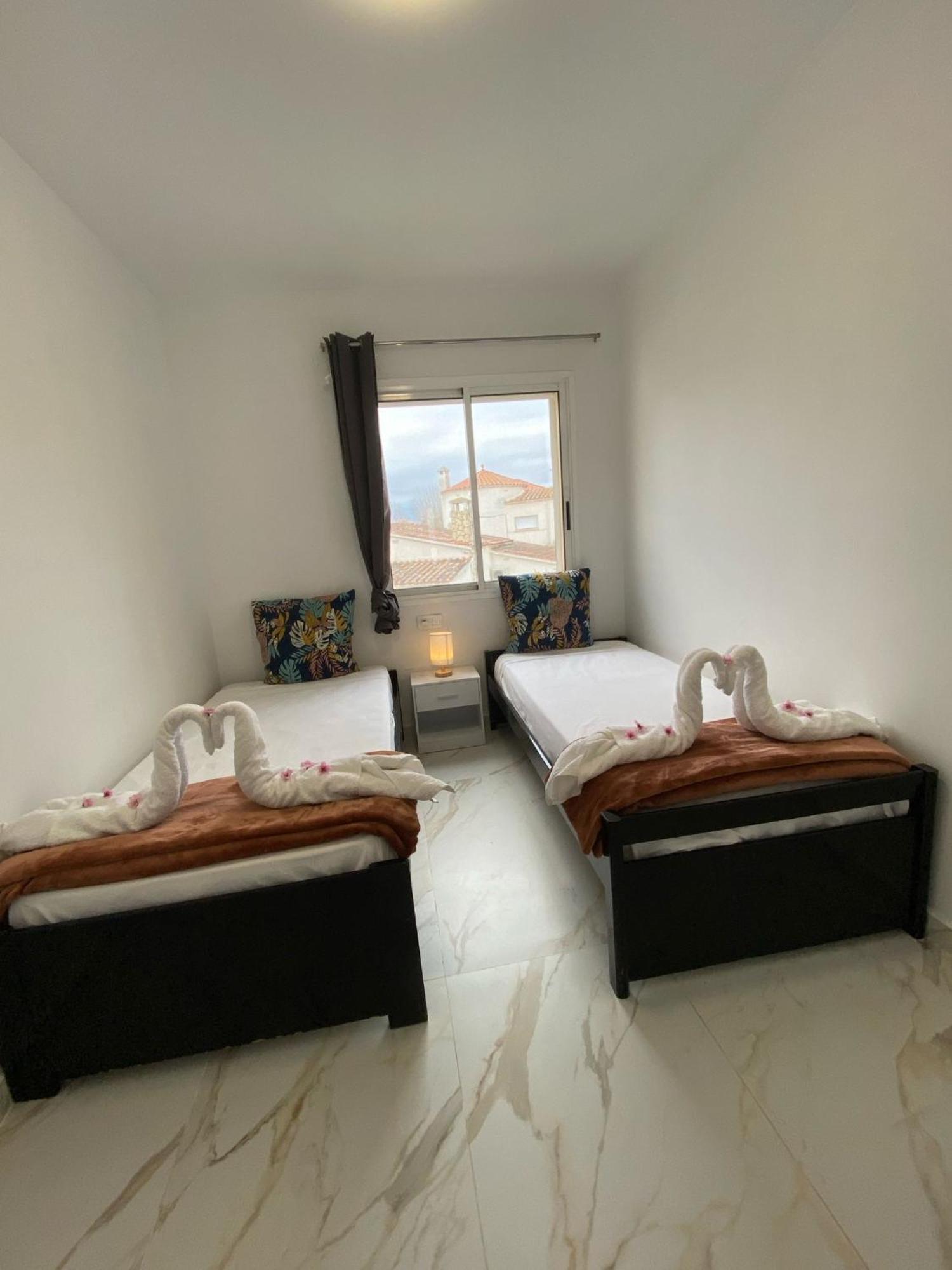 Requesens Playa Apartment Empuriabrava Bagian luar foto