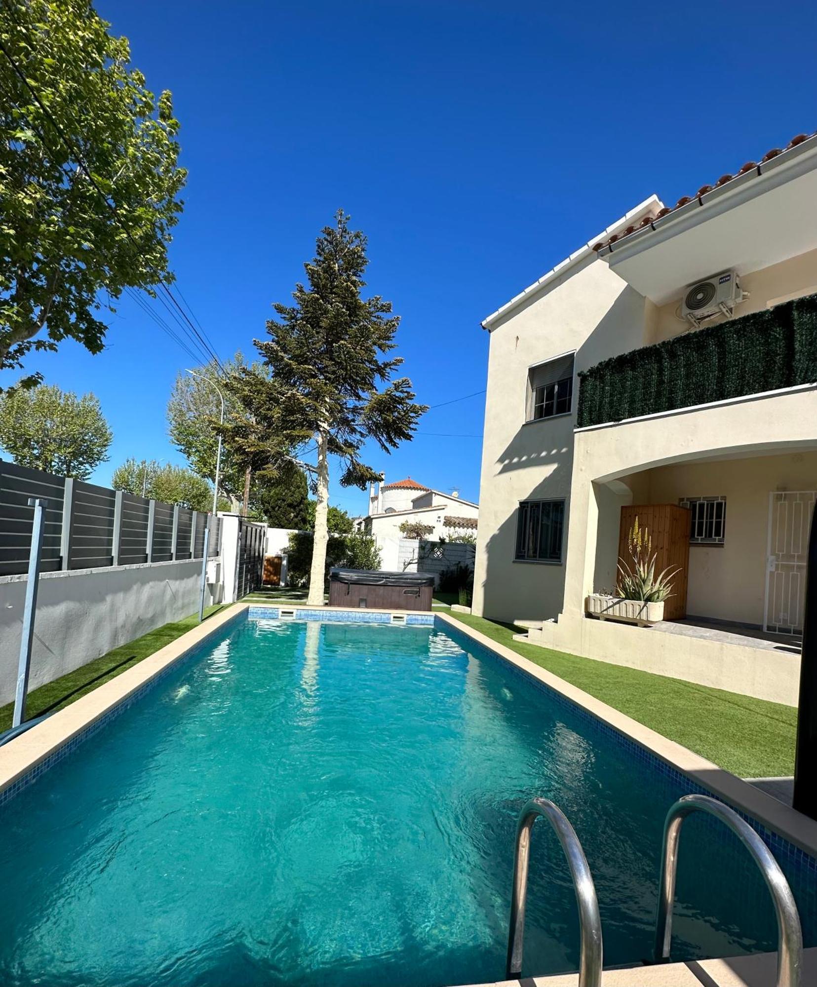 Requesens Playa Apartment Empuriabrava Bagian luar foto